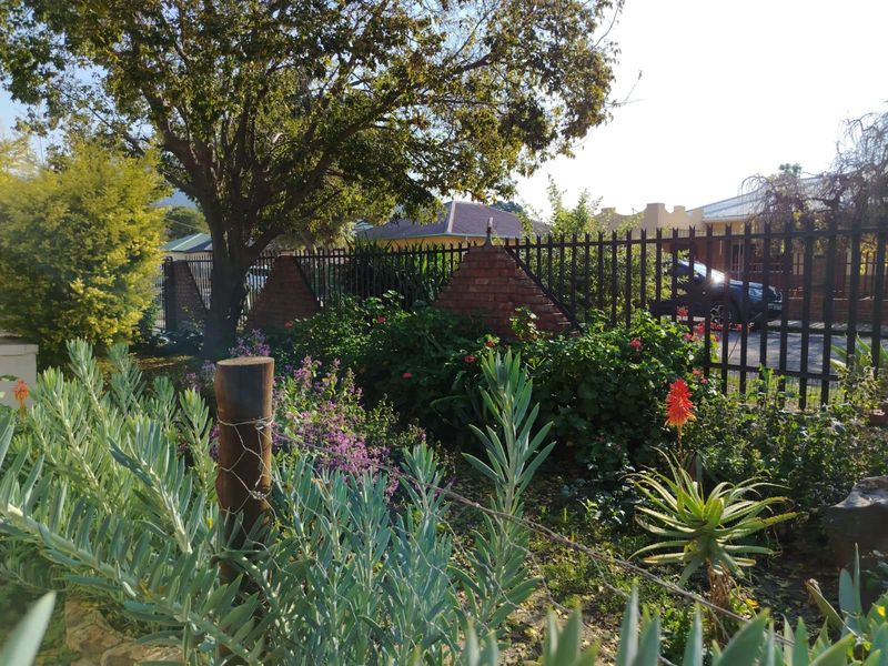 House For Sale in Graaff-Reinet Central - Photo 5