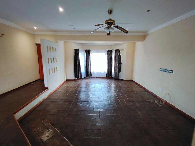 House For Sale in Dana Bay - Photo 2
