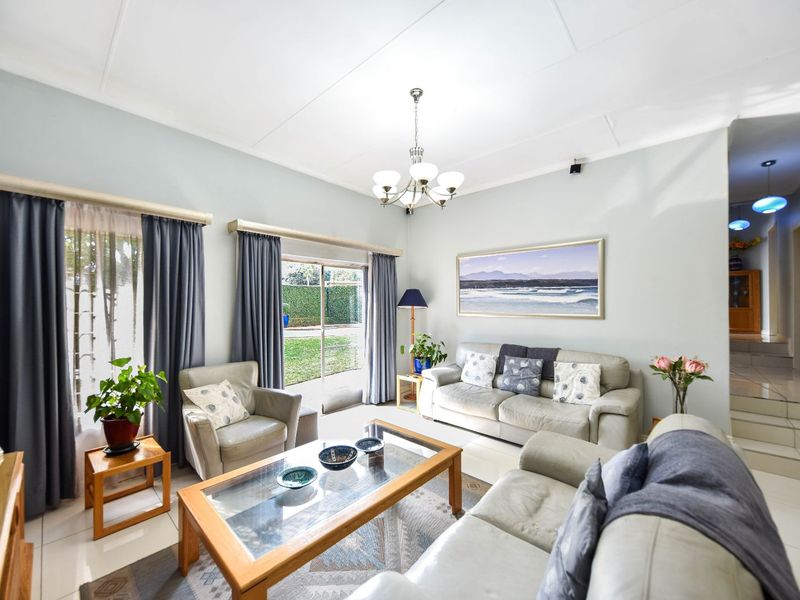 House For Sale in Faerie Glen - Photo 4
