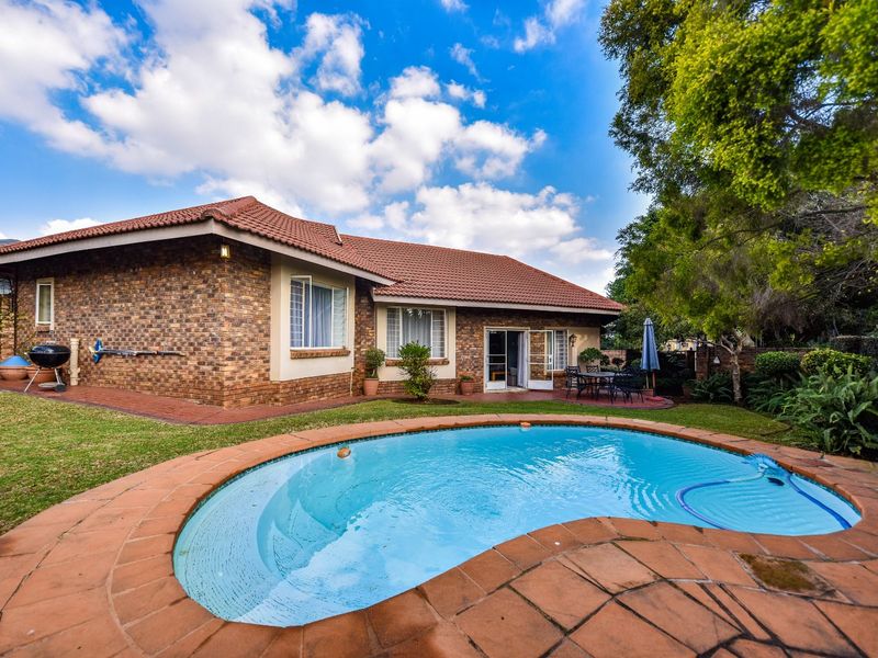 House For Sale in Faerie Glen - Photo 1