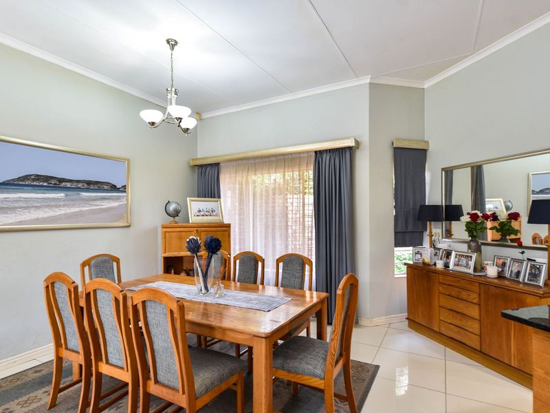 House For Sale in Faerie Glen - Photo 7