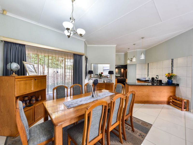 House For Sale in Faerie Glen - Photo 5