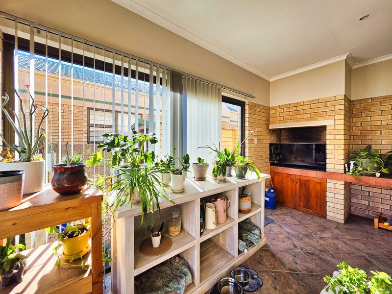 House For Sale in Heather Park - Photo 10