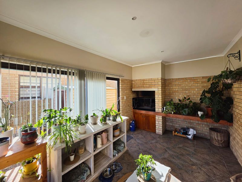 House For Sale in Heather Park - Photo 9