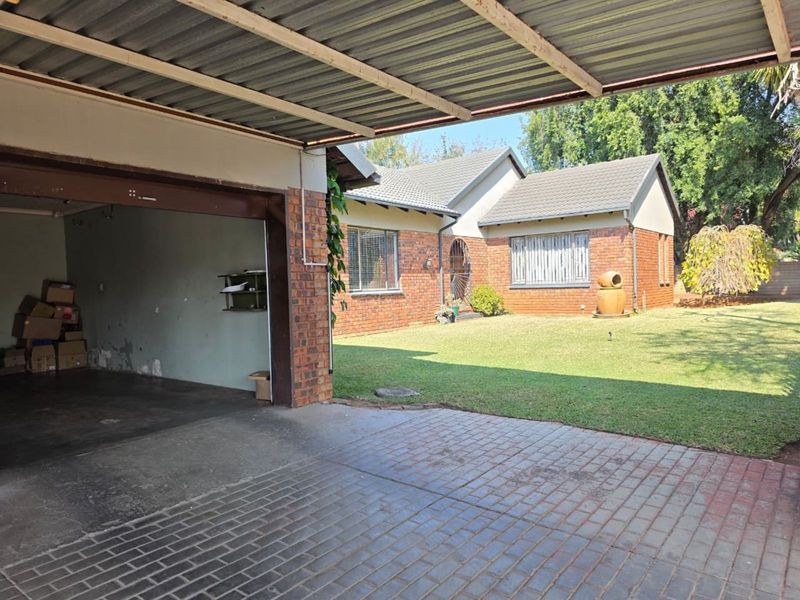House For Sale in Theresapark - Photo 4