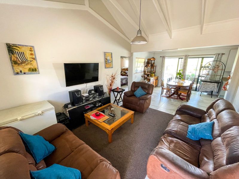 House For Sale in Reebok - Photo 9
