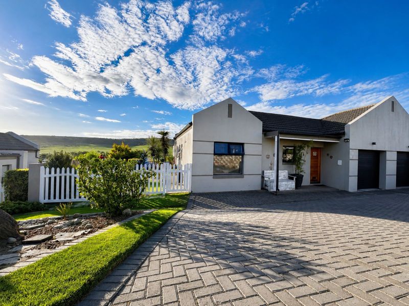 House For Sale in Reebok - Photo 2