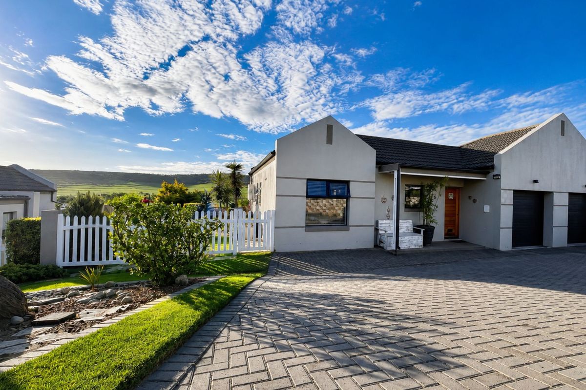 House For Sale in Reebok - Photo 2