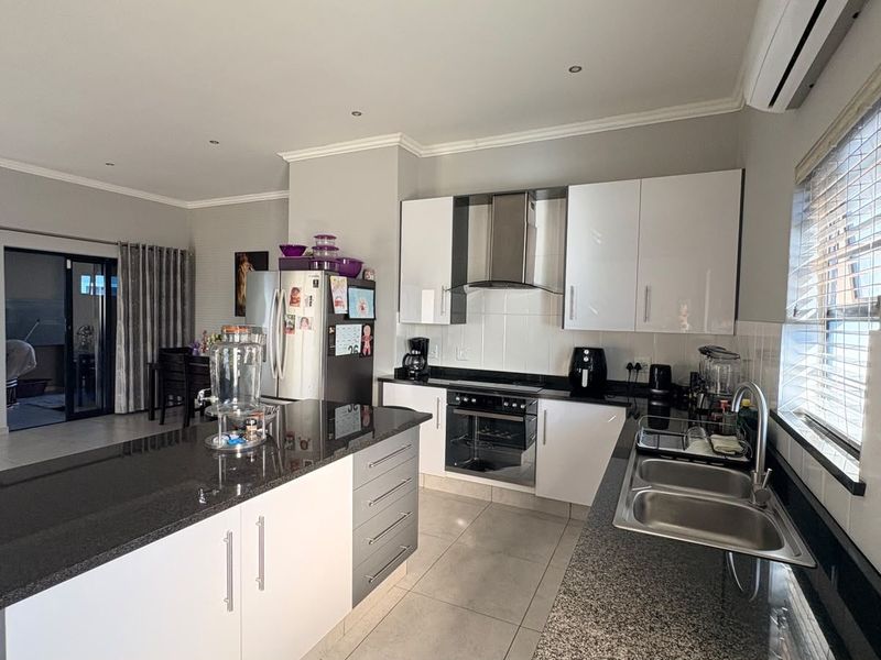 House For Sale in Admirals Park - Photo 3