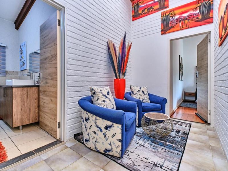 House For Sale in Rivonia - Photo 4