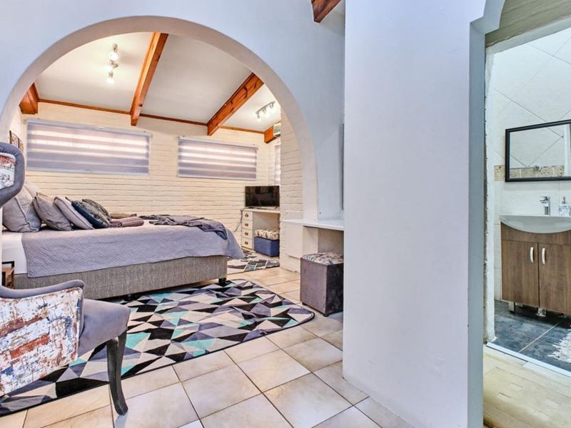 House For Sale in Rivonia - Photo 9