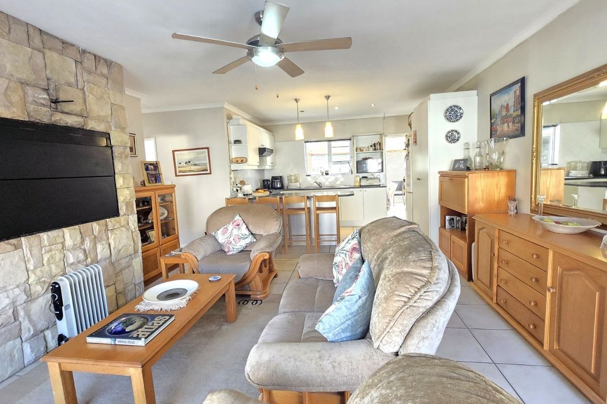 House For Sale in Admirals Park - Photo 4