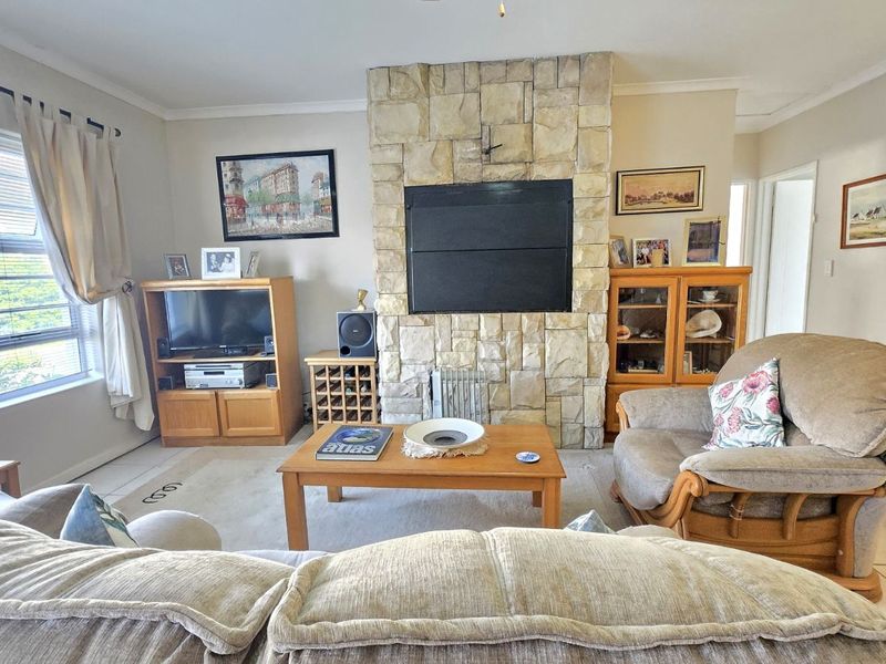 House For Sale in Admirals Park - Photo 8