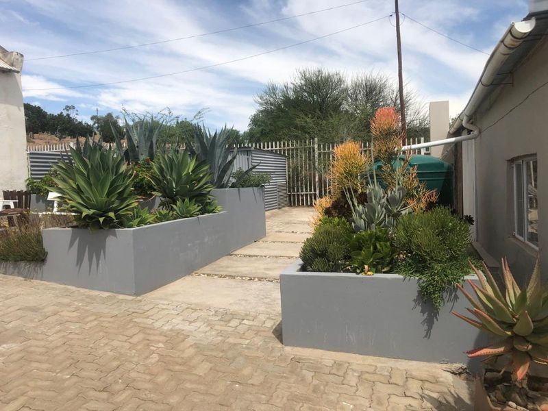 House For Sale in Calitzdorp Central - Photo 2