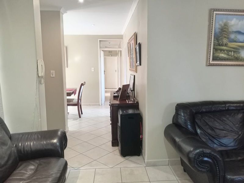 House For Sale in Witpoortjie - Photo 4