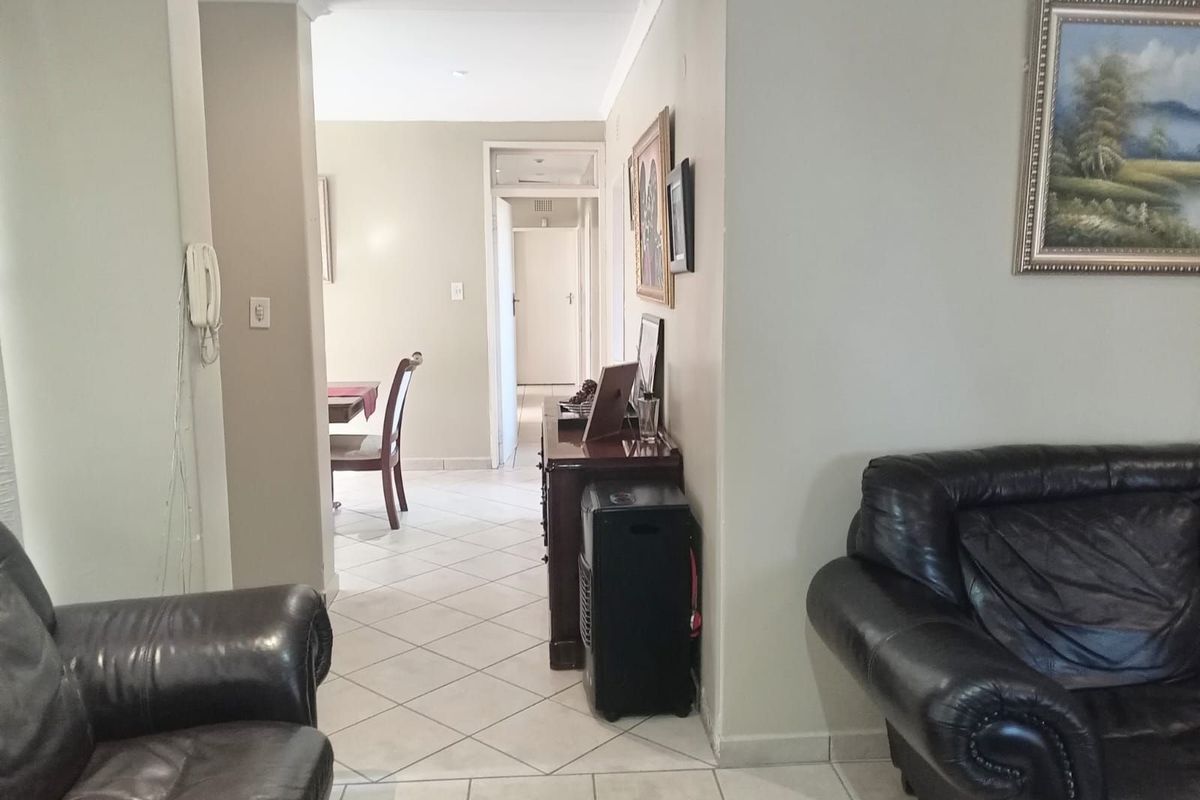 House For Sale in Witpoortjie - Photo 4