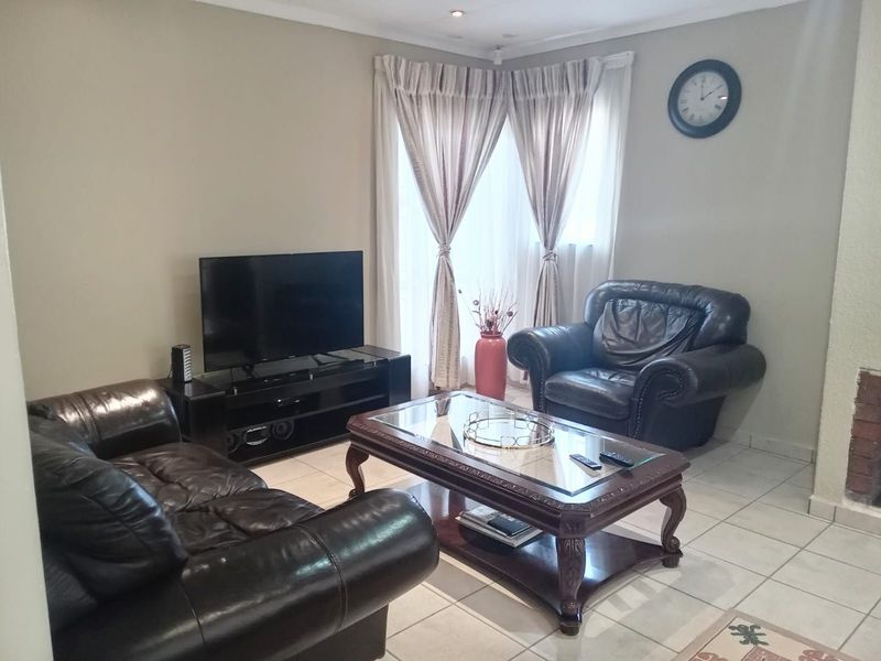 House For Sale in Witpoortjie - Photo 3