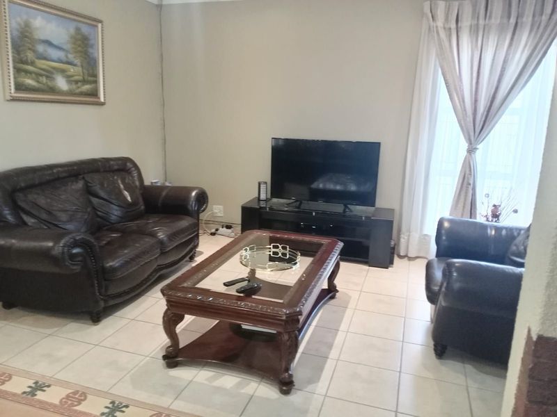 House For Sale in Witpoortjie - Photo 1