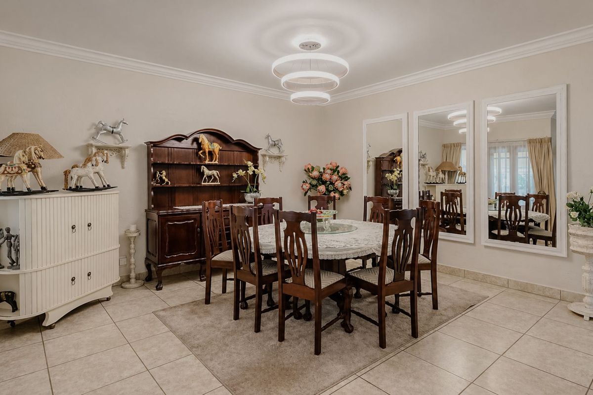 House For Sale in Featherbrooke Estate - Photo 4