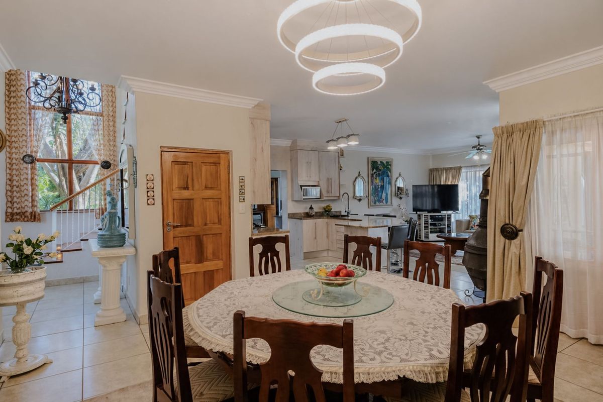 House For Sale in Featherbrooke Estate - Photo 5