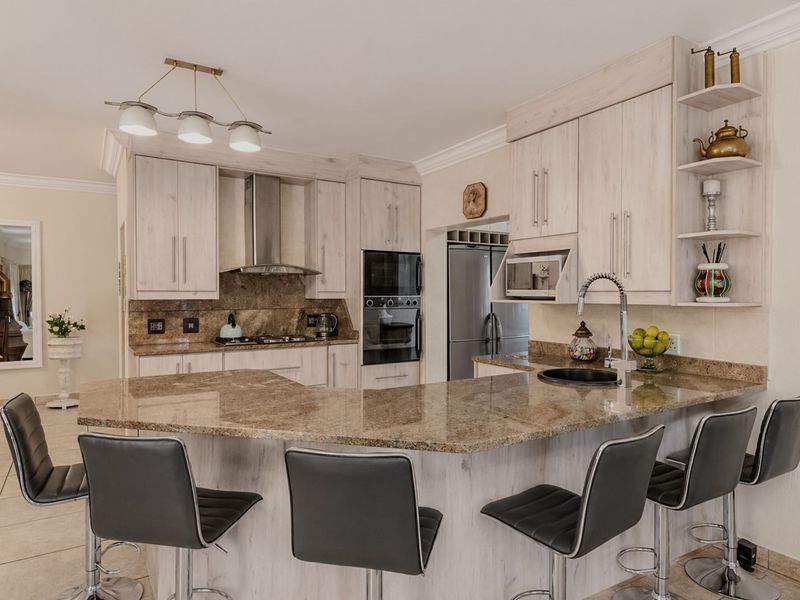 House For Sale in Featherbrooke Estate - Photo 7