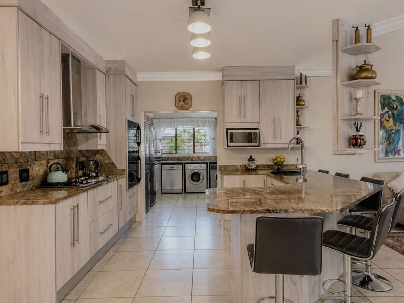 House For Sale in Featherbrooke Estate - Photo 6