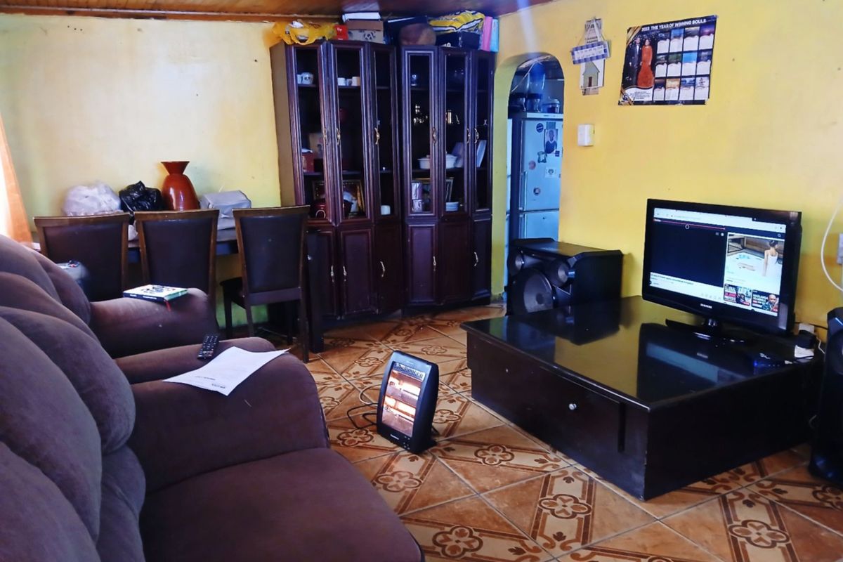House For Sale in Kwanonqaba - Photo 2