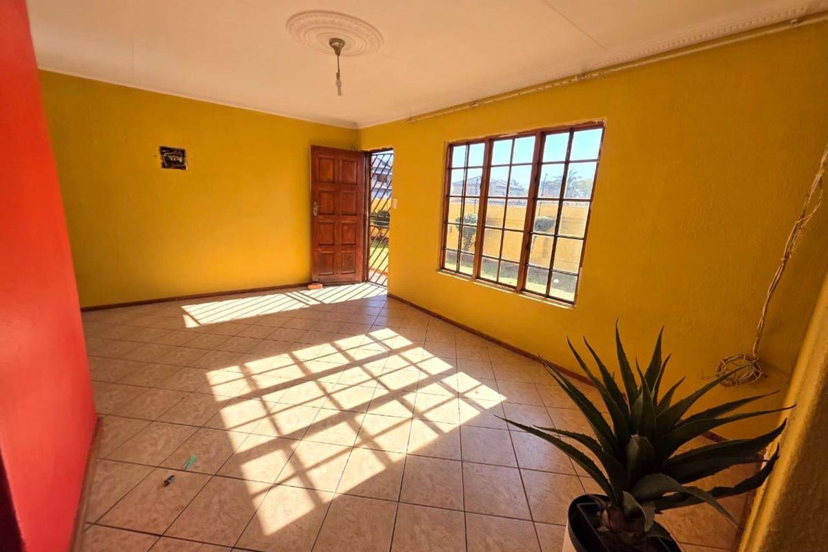 House For Sale in The Orchards - Photo 5