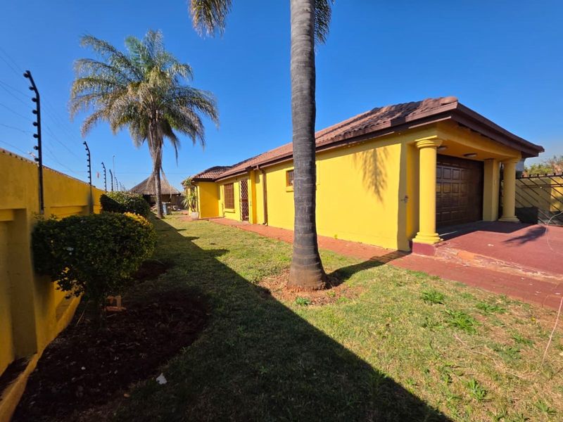 House For Sale in The Orchards - Photo 3