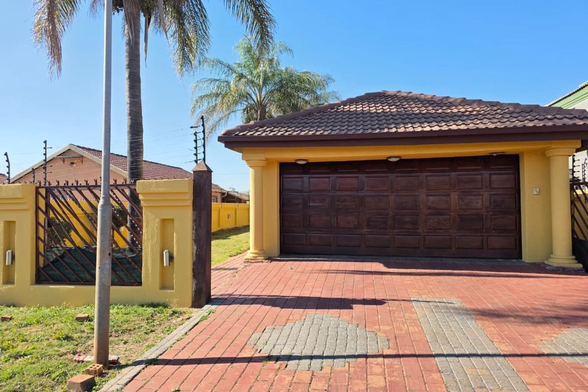 House For Sale in The Orchards - Photo 2