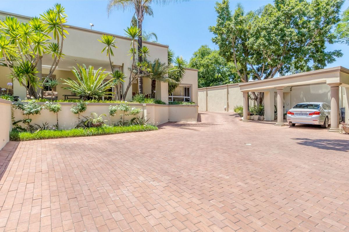 House For Sale in Morningside - Photo 3