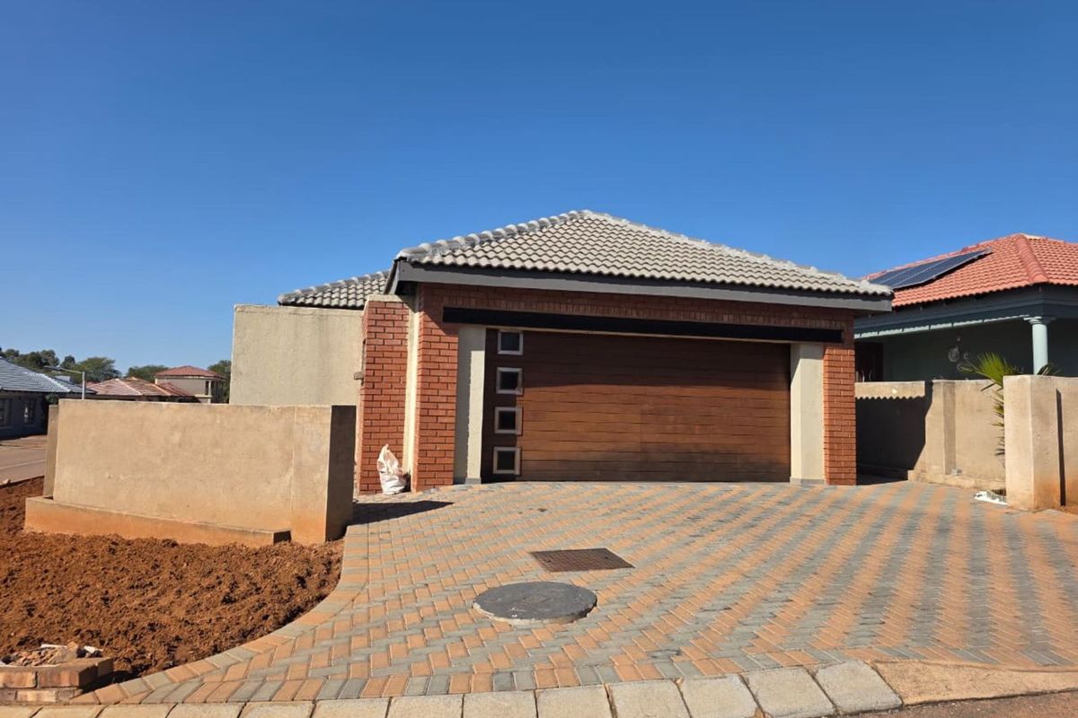 House For Sale in Amandasig - Photo 2
