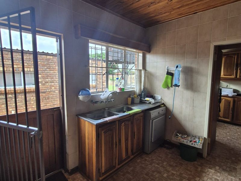 House For Sale in Masada - Photo 3