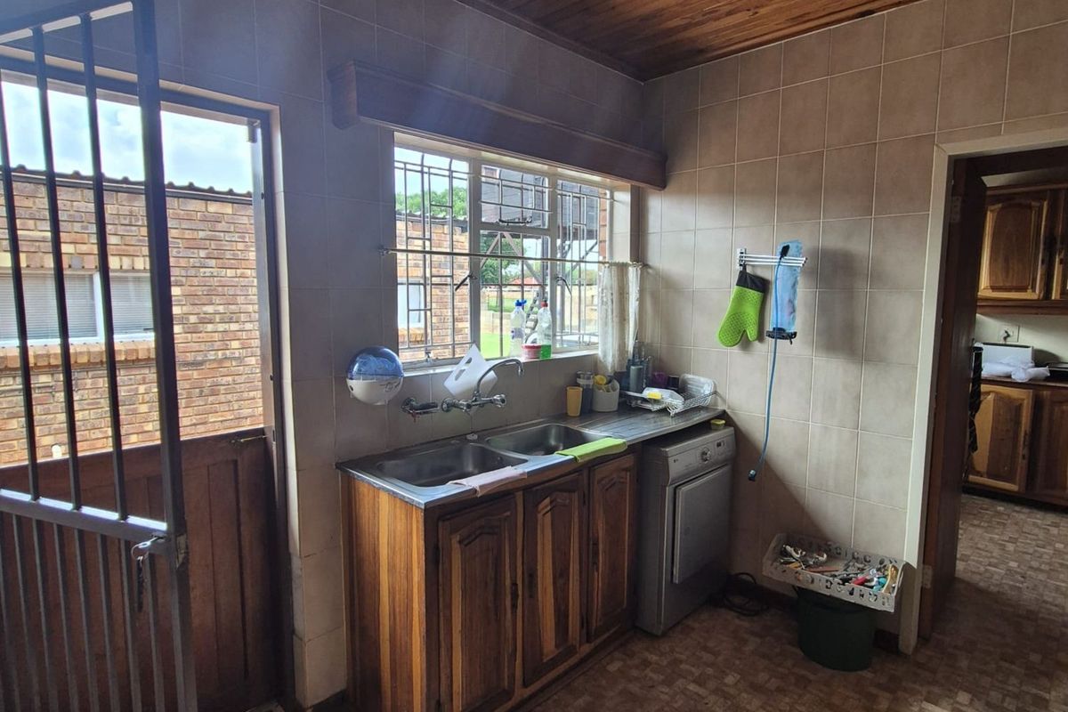 House For Sale in Masada - Photo 3