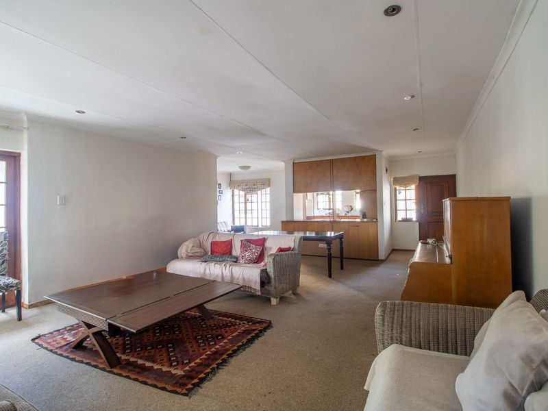 House For Sale in Garsfontein - Photo 7