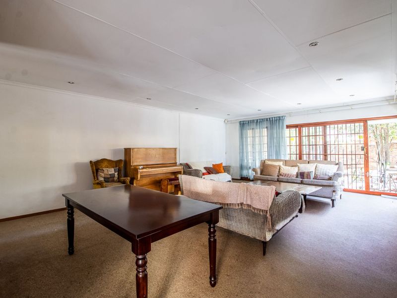 House For Sale in Garsfontein - Photo 6