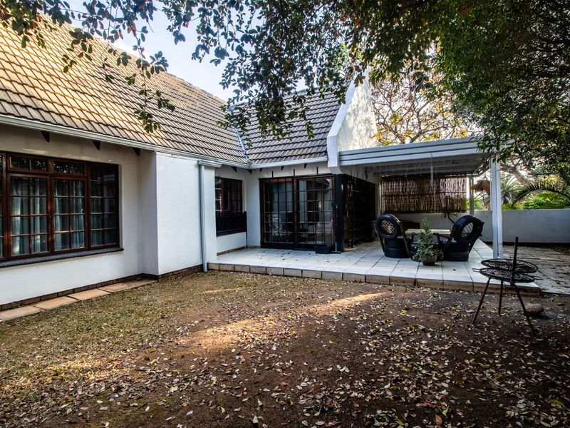 House For Sale in Garsfontein - Photo 2