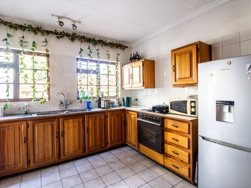 House For Sale in Garsfontein - Photo 5