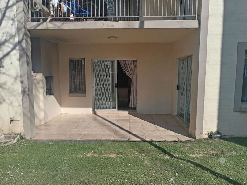 Apartment For Sale in Sundowner - Photo 8
