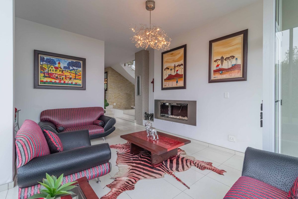 House For Sale in Featherbrooke Estate - Photo 4