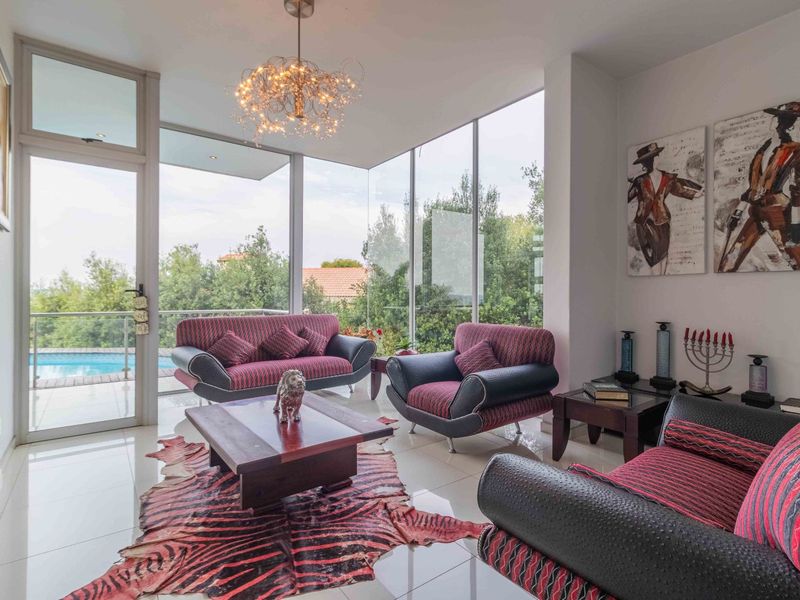 House For Sale in Featherbrooke Estate - Photo 3