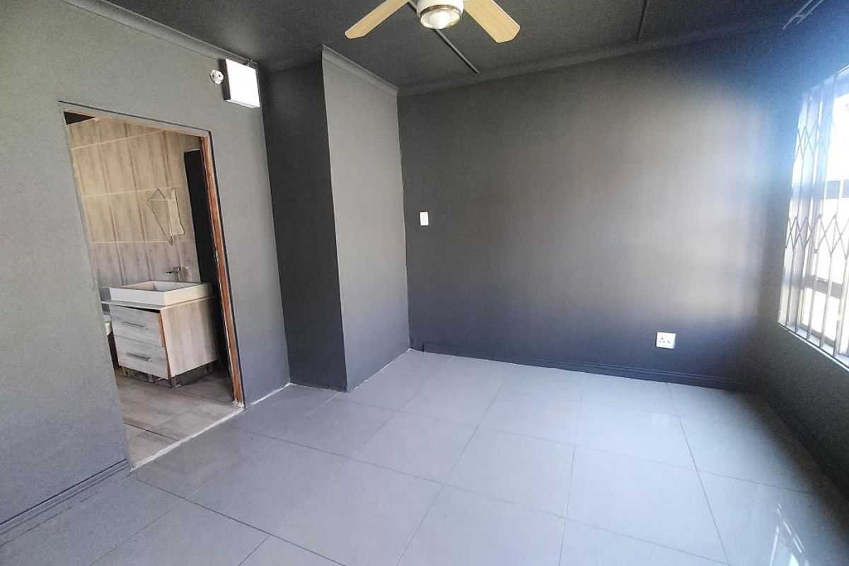 Room For Rent In Manley Road, Amalinda - Photo 3