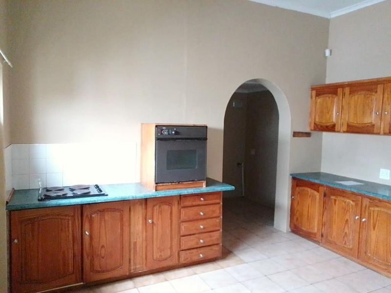 Spacious 3 bedroom house to rent in Highgate with lovely garden - Photo 2