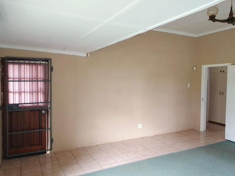 Spacious 3 bedroom house to rent in Highgate with lovely garden - Photo 5