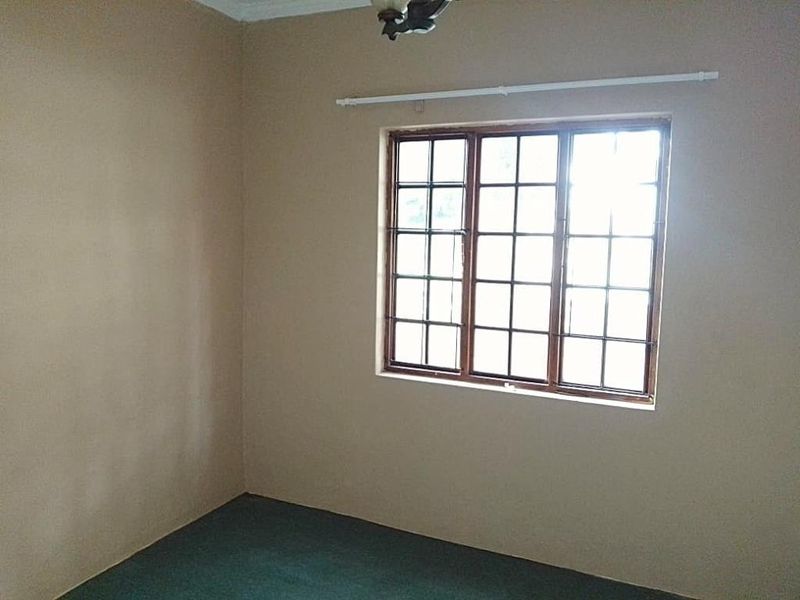 Spacious 3 bedroom house to rent in Highgate with lovely garden - Photo 8