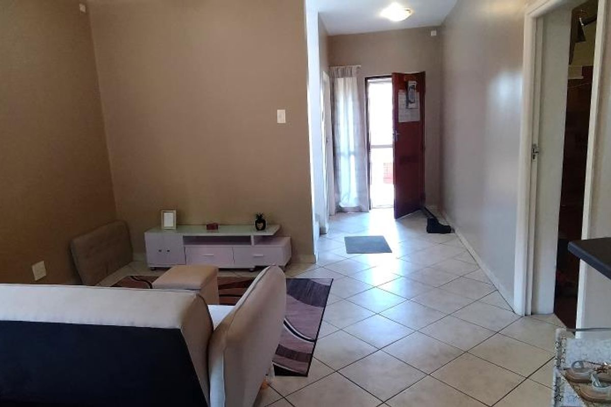 For Rent: Modern Three Bedroom Townhouse in Summerwoods, Abbotsford - Photo 5