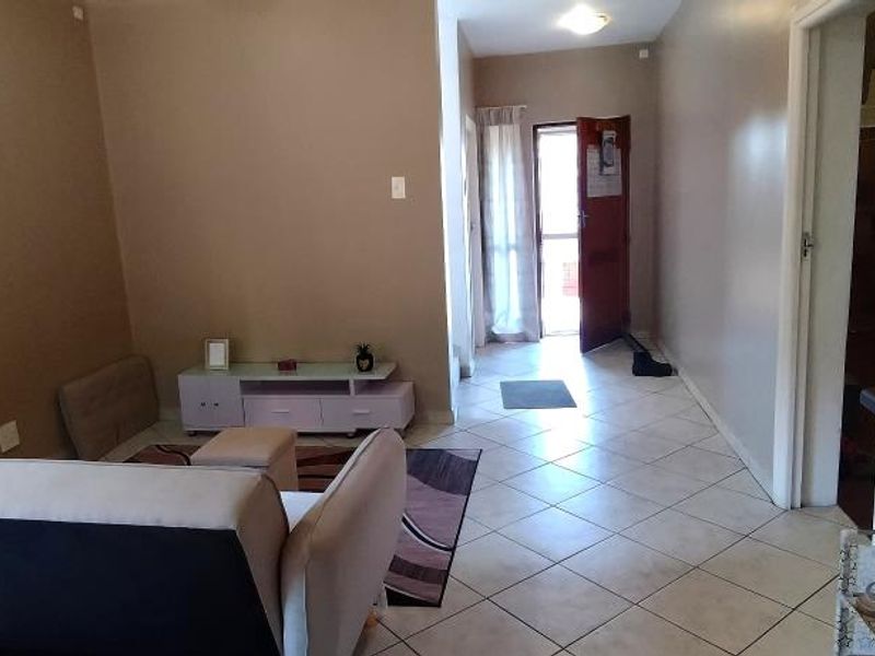 For Rent: Modern Three Bedroom Townhouse in Summerwoods, Abbotsford - Photo 5