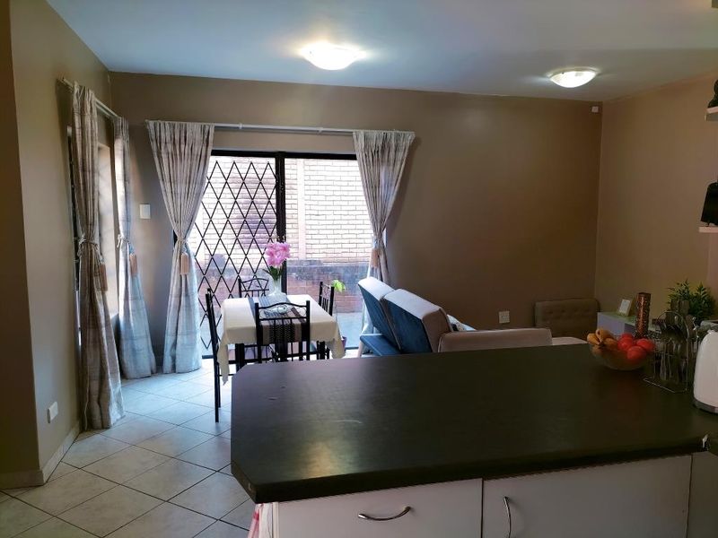 For Rent: Modern Three Bedroom Townhouse in Summerwoods, Abbotsford - Photo 7