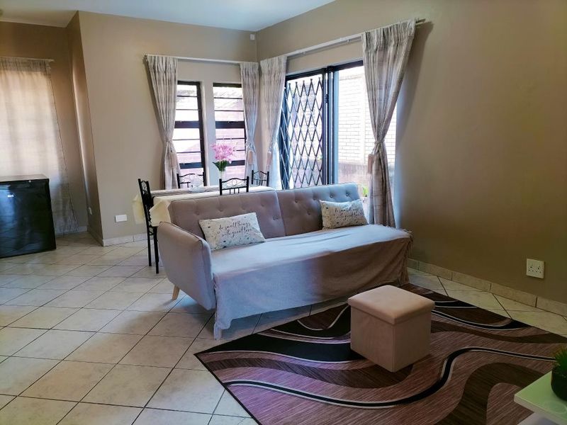 For Rent: Modern Three Bedroom Townhouse in Summerwoods, Abbotsford - Photo 4