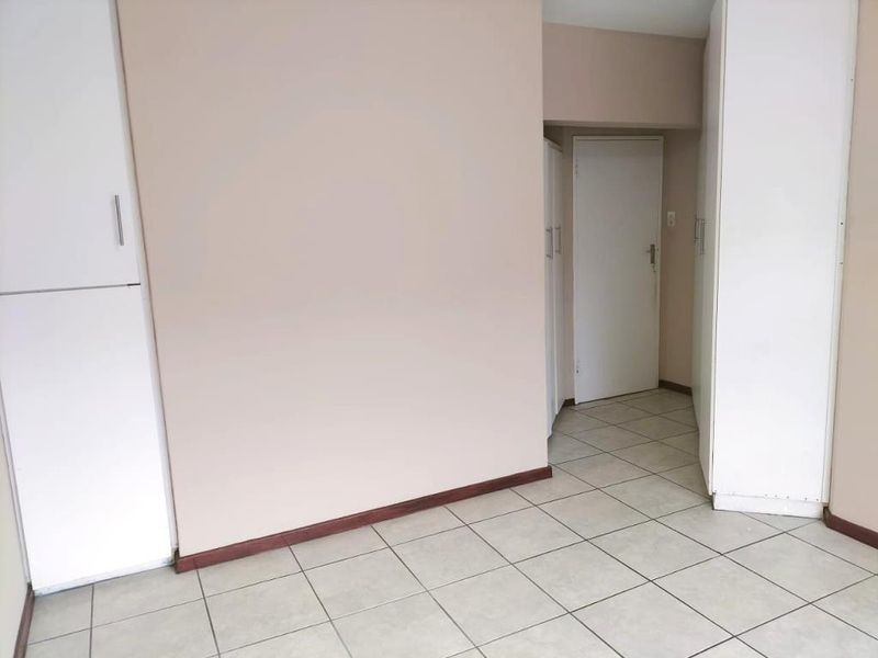 Discover This Marvelous Two Bedroom Flat in Southernwood - Photo 10